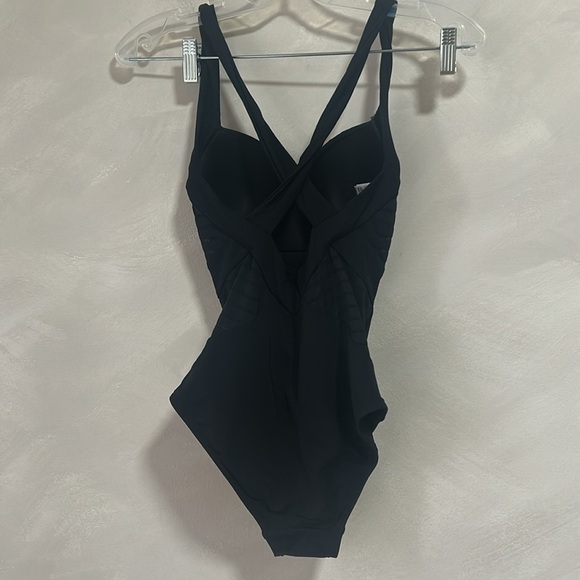 NWOT JETS Australia Banded Side-Stripe One-Piece Swimsuit Cross back black - Picture 5 of 8